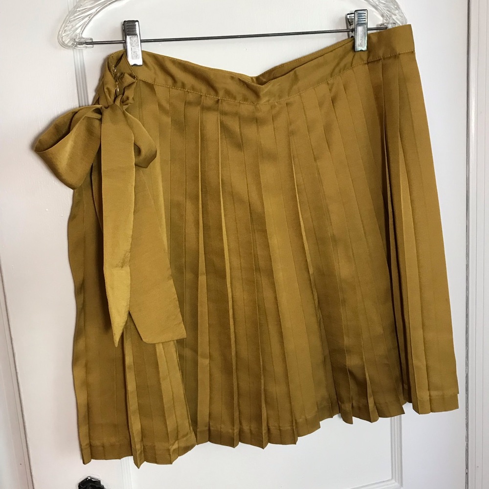 GAP Pleated Mini